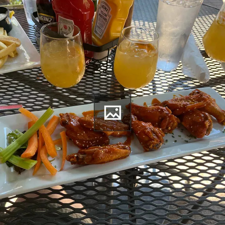 Buffalo plate with carrot sticks