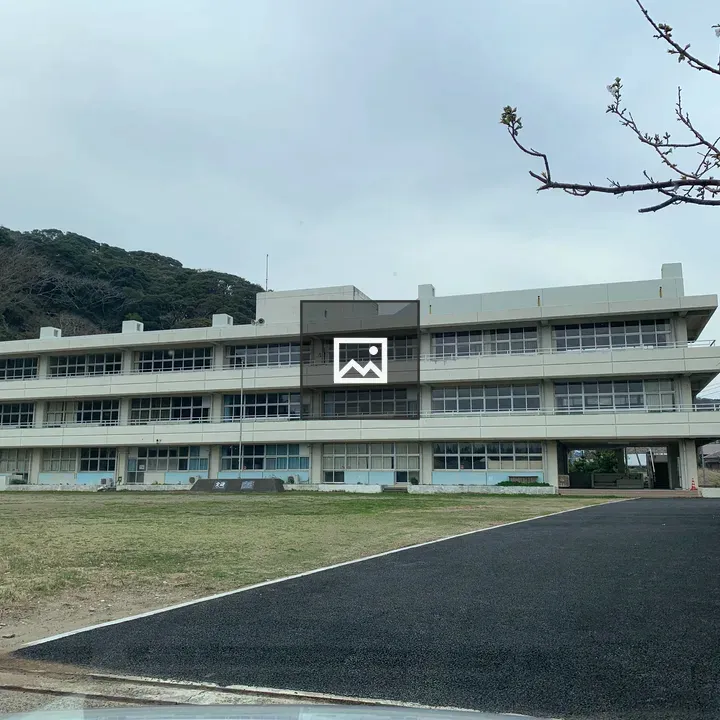 Seikai Gakuen Campus Exterior