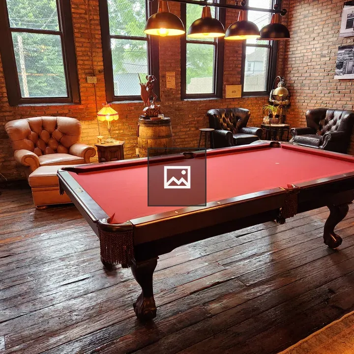 Lounge with Pool Table