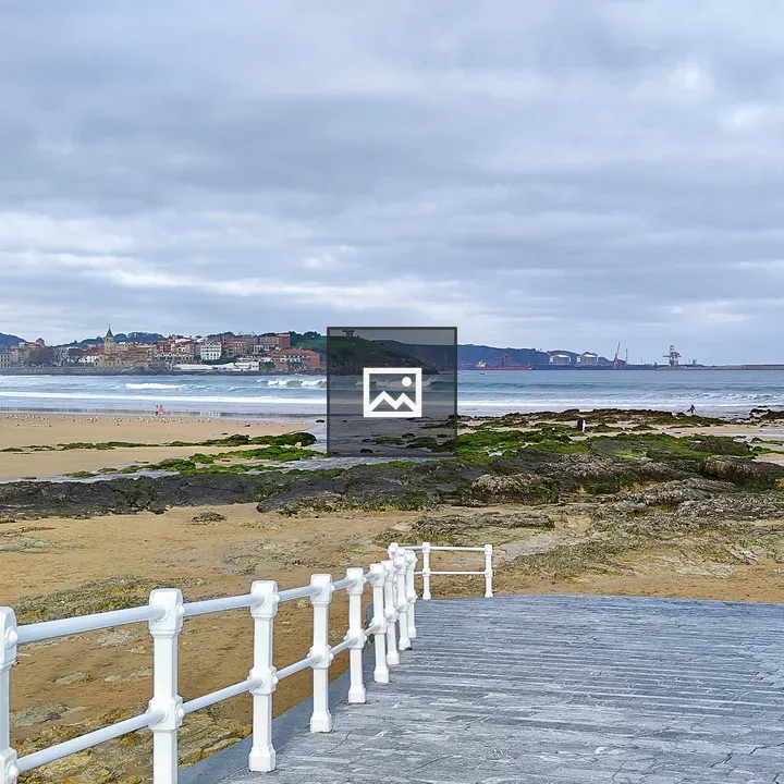 San Lorenzo’s beach scene