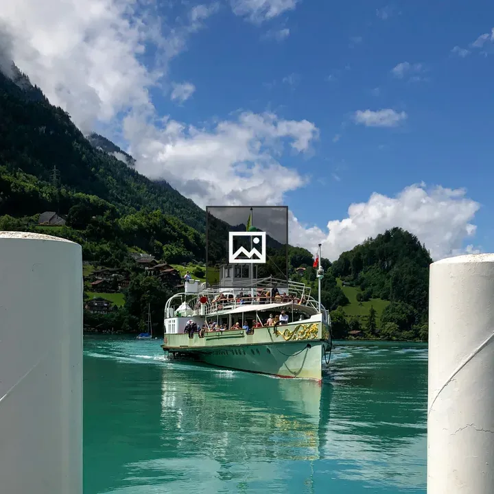 Paddle steamer on Lake Brienz
