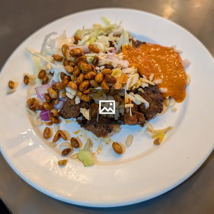 Jhir plate with sliced vegetables