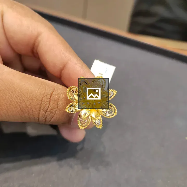 Gold Ring with Flower
