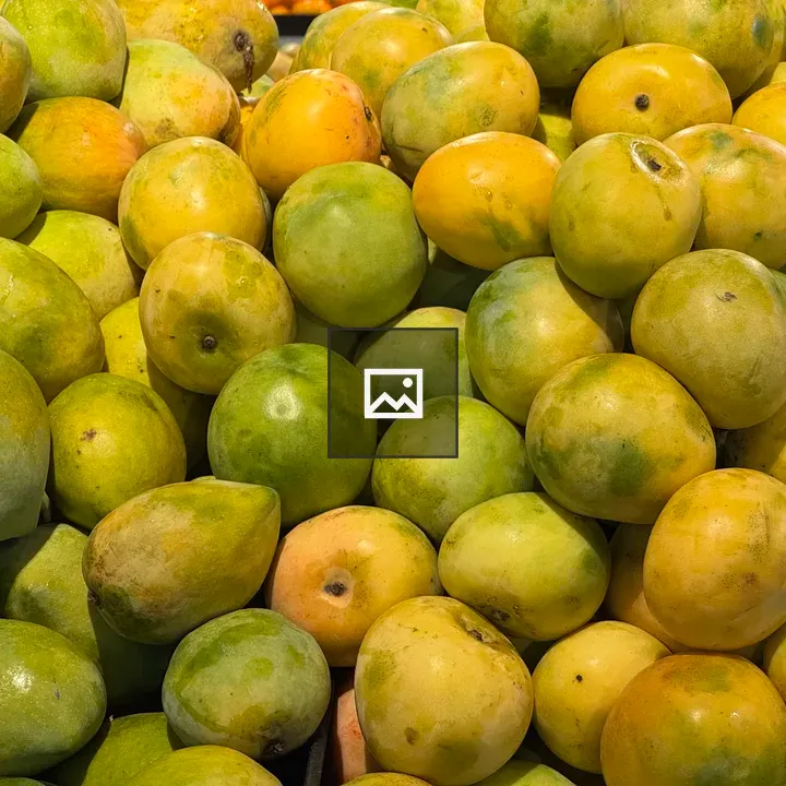 Mangoes in Green and Yellow