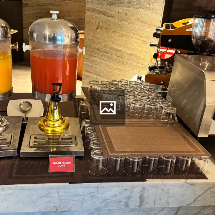 Juice Dispensers at Buffet