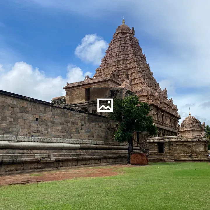 Gangaikonda Cholapuram Temple Side View