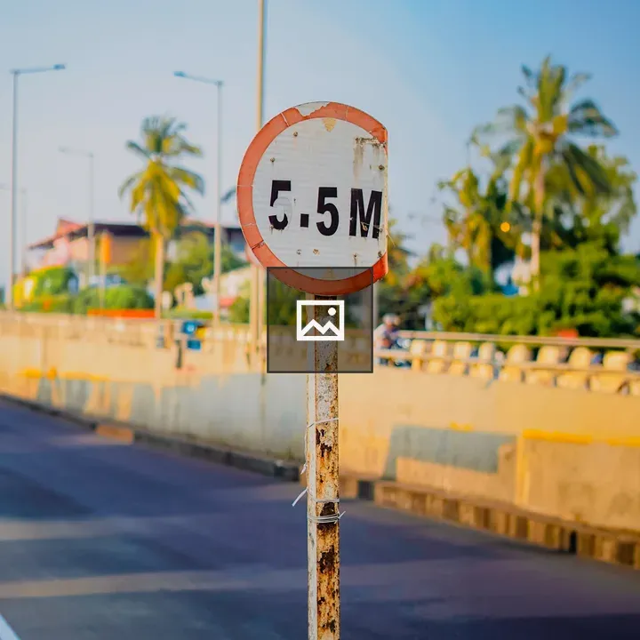 Damaged height indicator signal on highway