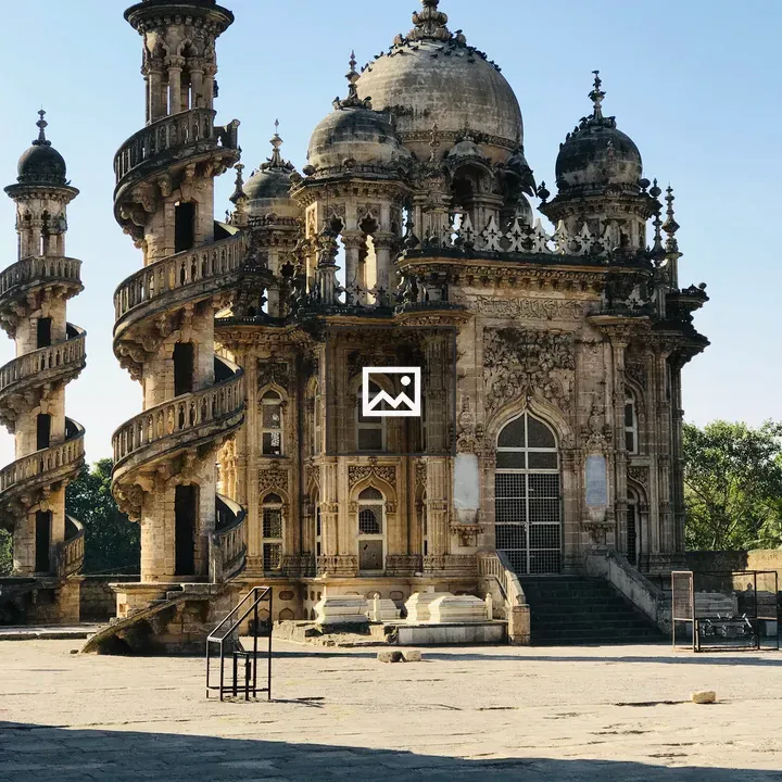 Mahabat Maqbara