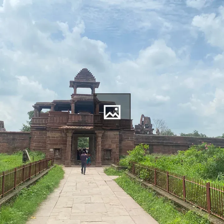 Path to the historical monument entrance