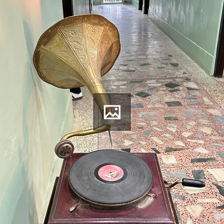 Vintage gramophone in corridor