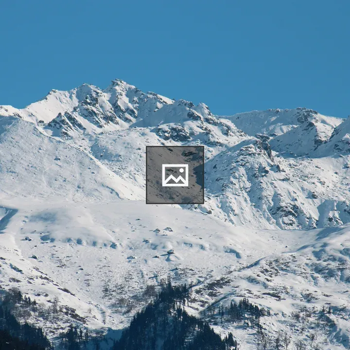 Snow mountain view from Himachal Pradesh