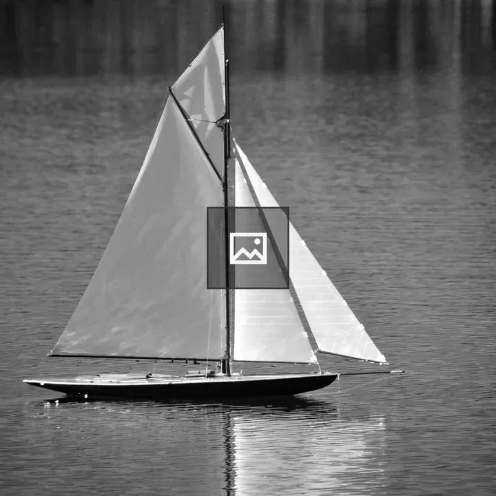 Maxum scale model yacht