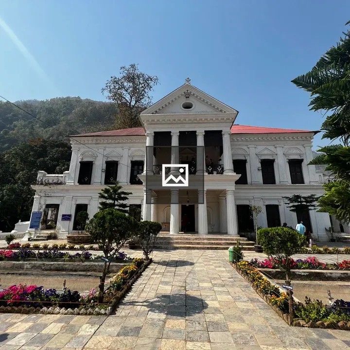 Rani Mahal and Surroundings