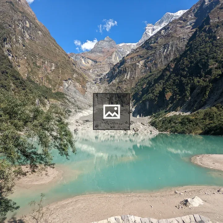 Turquoise Kapuche Lake Scene