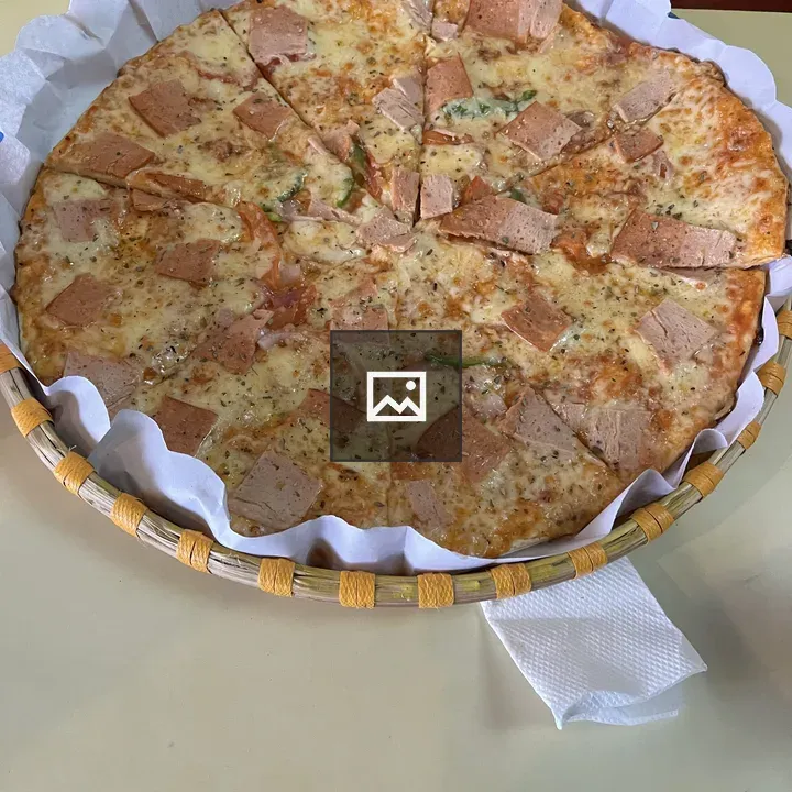 Round Pizza in Basket