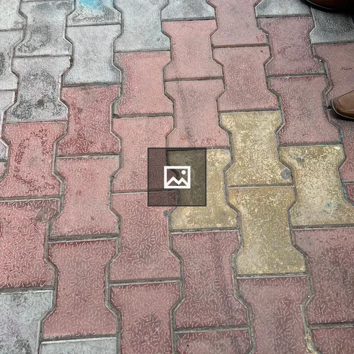 Interlocking pavement tiles