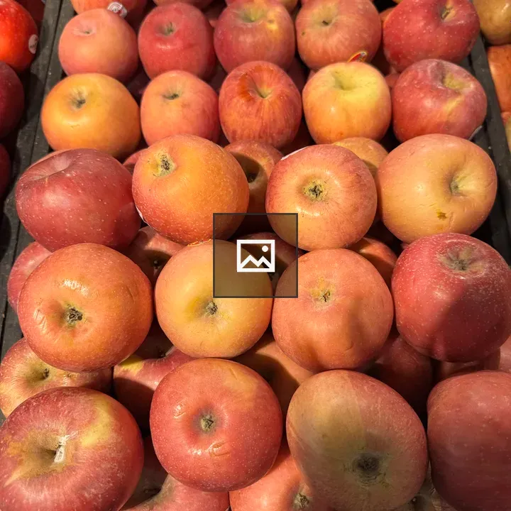 A pile of apples