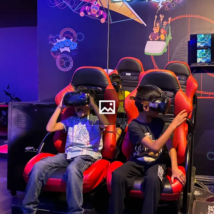 Children in VR ride