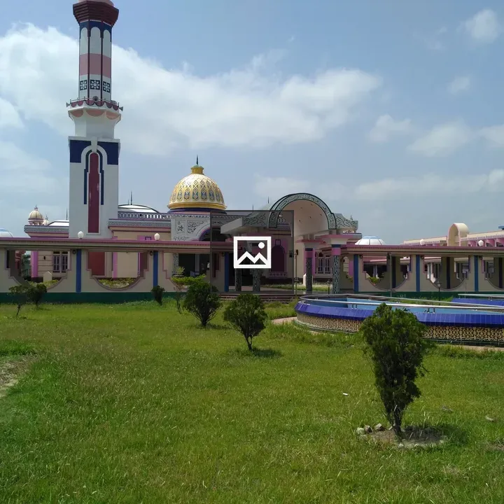 Dome and Minaret Mosque