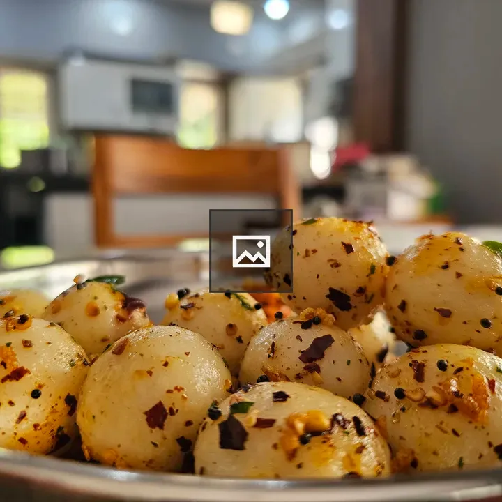 Bowl of seasoned rice balls