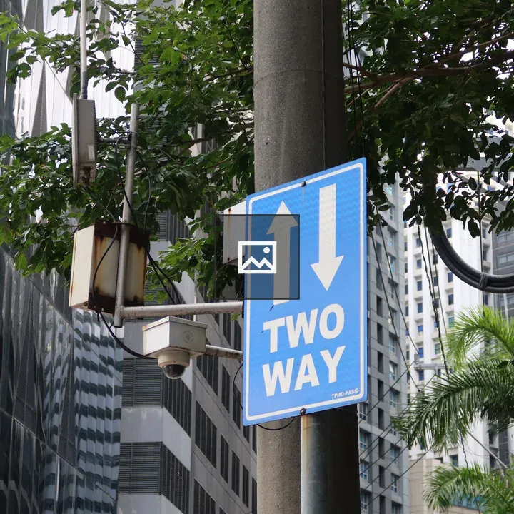 Two Way sign with arrows