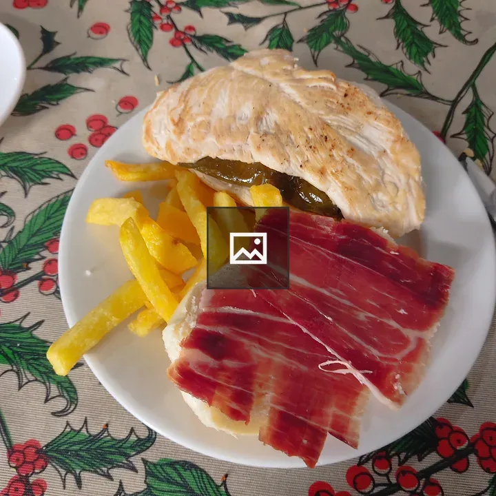 Chicken sandwich with Iberian ham