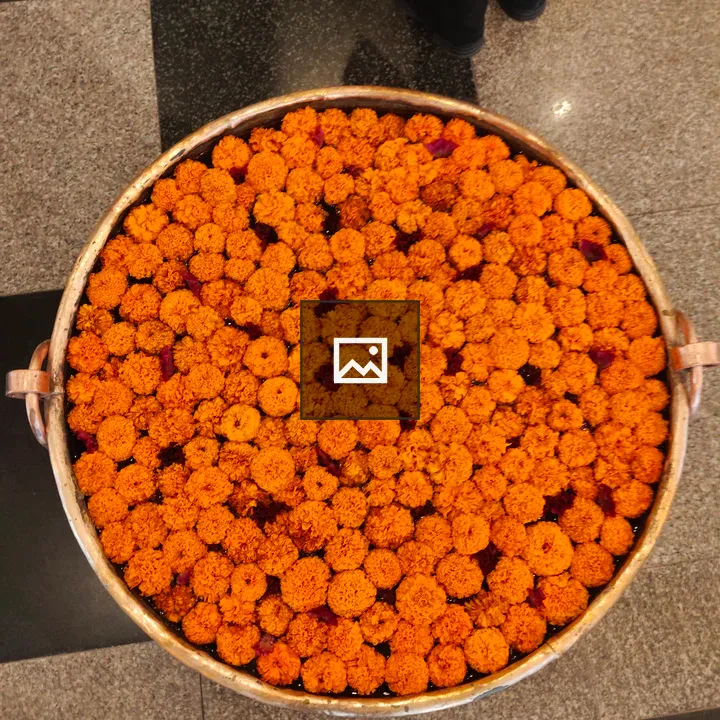 Circular Marigold Tray