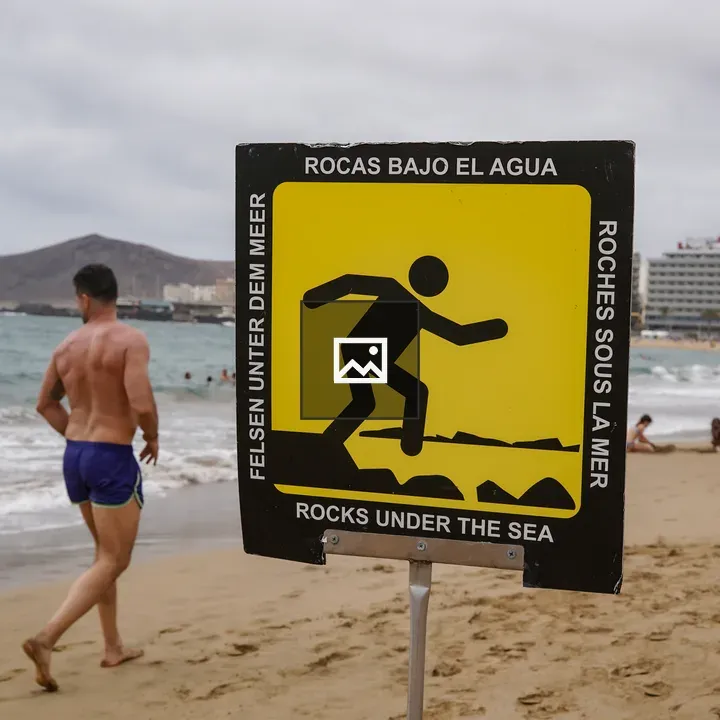 Warning sign at the beach