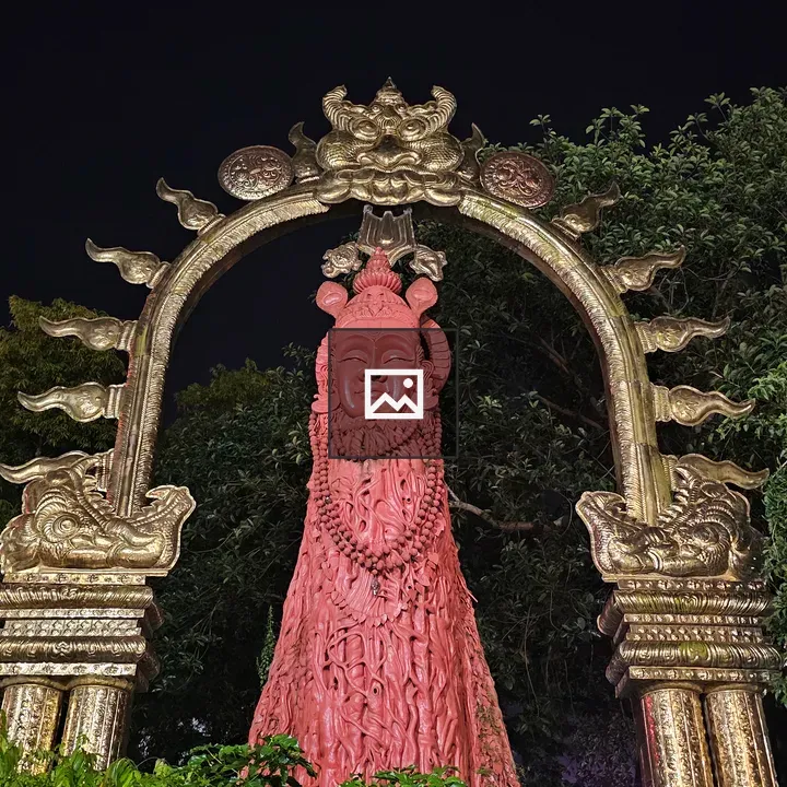 Divine Maraprabhu Sculpture Night View
