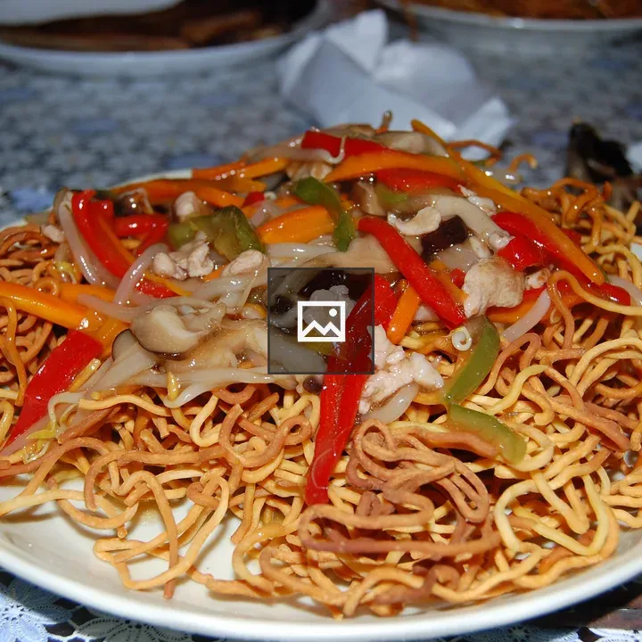 Hard fried soba dish