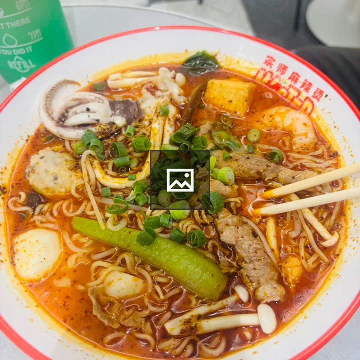 Hotpot noodles in large bowl