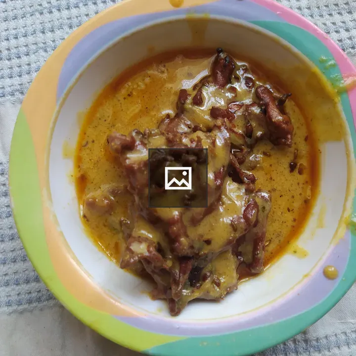 Colorful kari pakora in curry