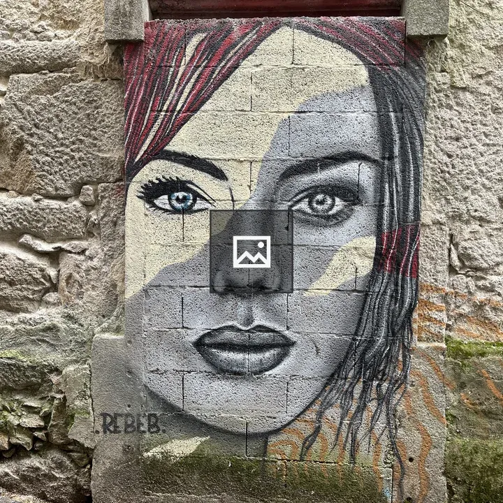 Another face in the wall