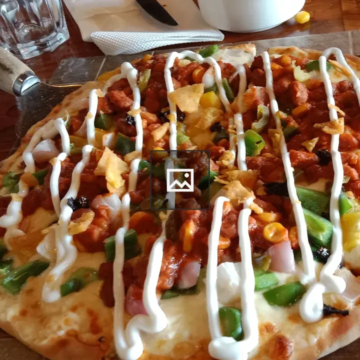 Vegetable pizza close-up
