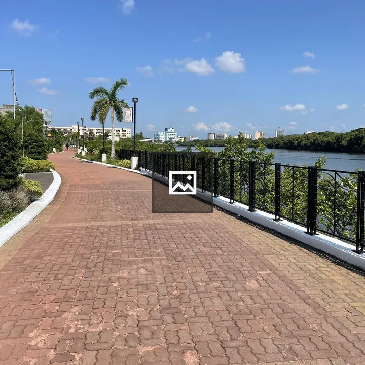 Iloilo River Esplanade