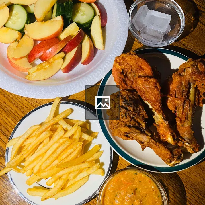 Lunch with apple and chicken