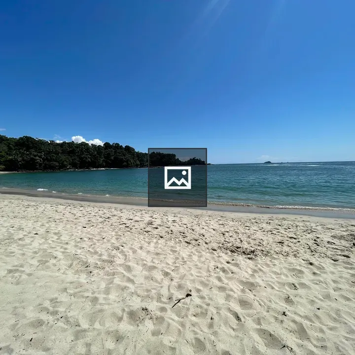 White sanded beach at Manuel Antonio