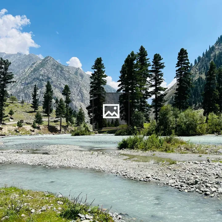 Natural view near Mahodand Lake