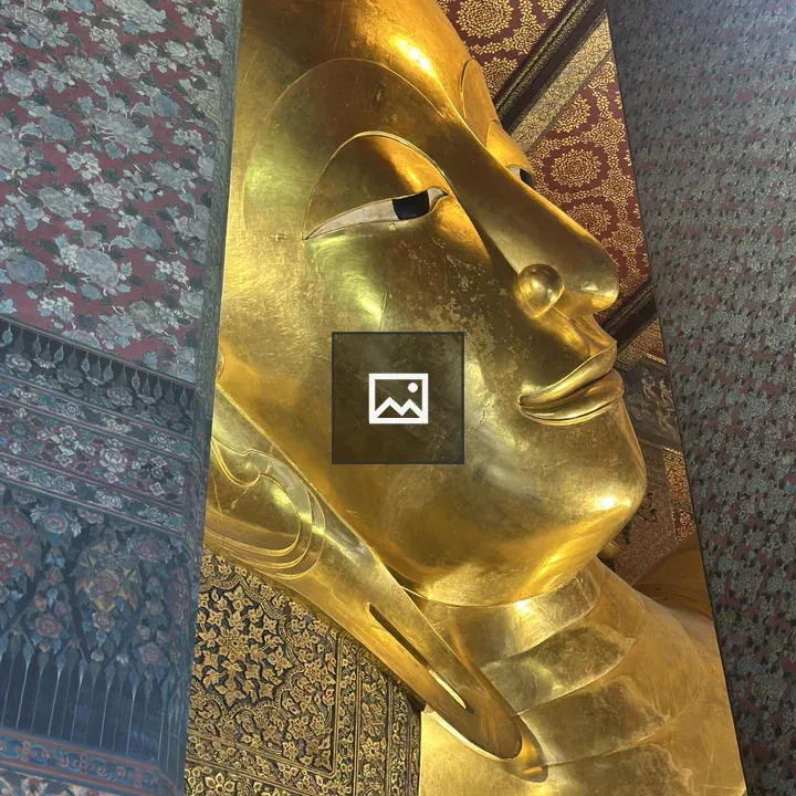 Reclining Buddha statue at Wat Pho