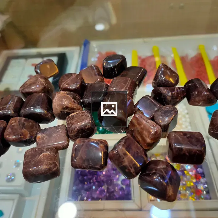 Unshaped Garnet Stones