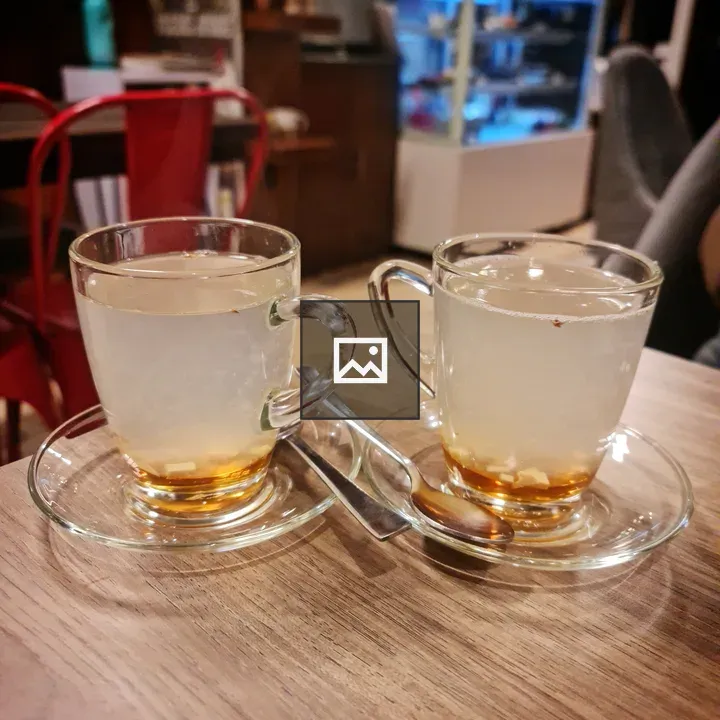 Two cups of lemon tea