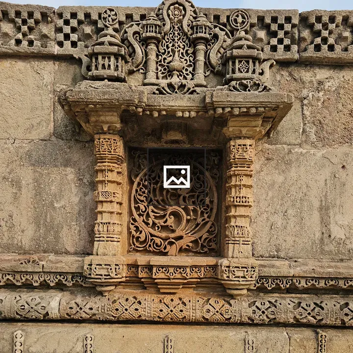 Circular floral jali window