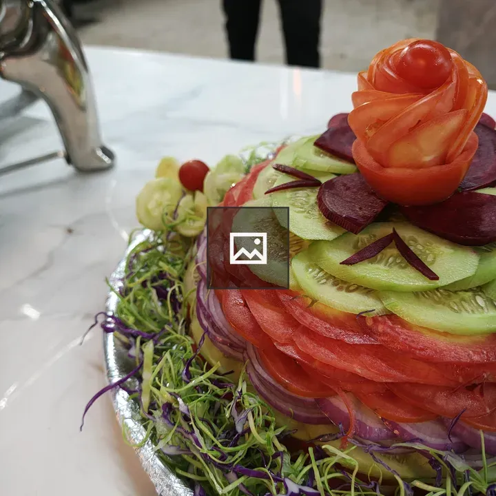 Decorative salad vegetables