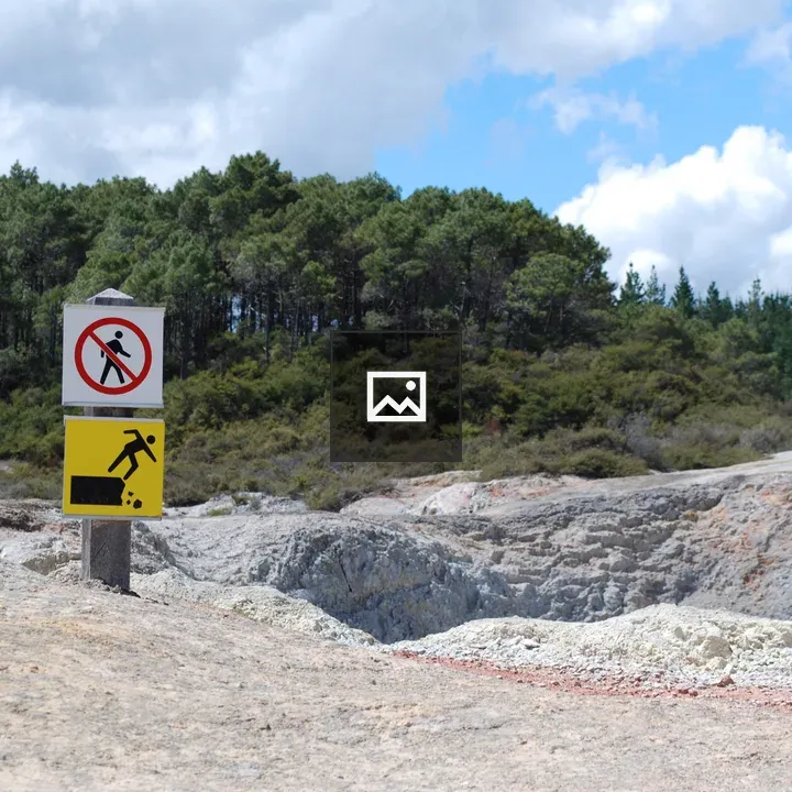 Warning fall hazard sign