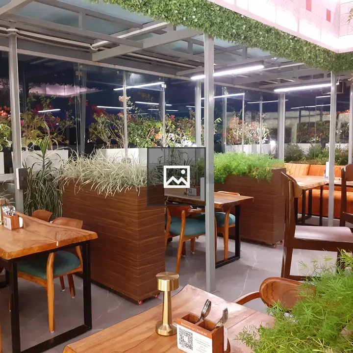 Cafeteria in Kolkata with Plants