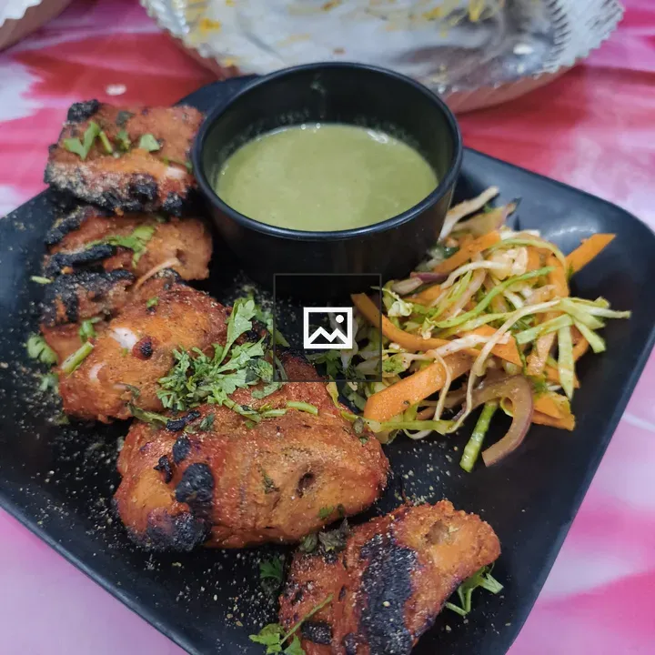 Grilled chicken plate with chutney