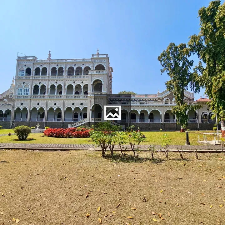Side view of Agha Khan Place