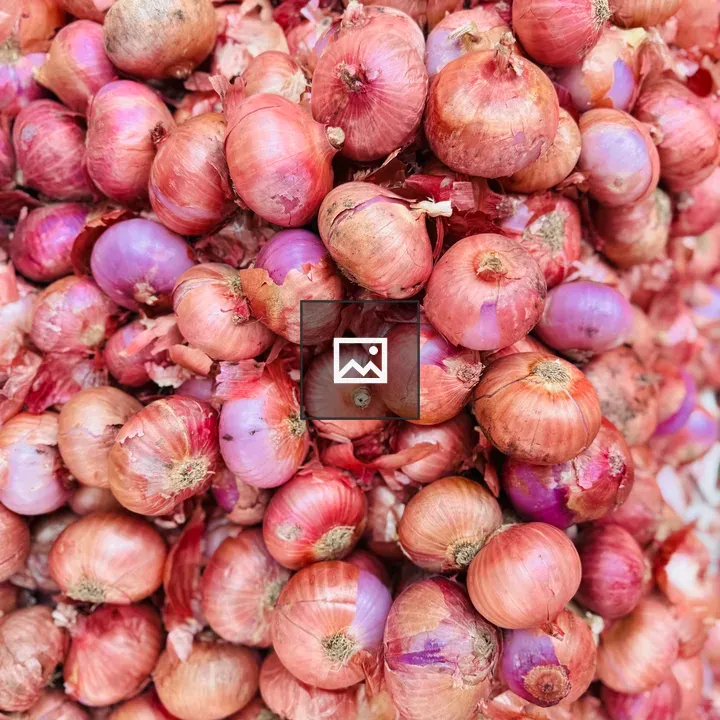 Onions in a Mixed Pile