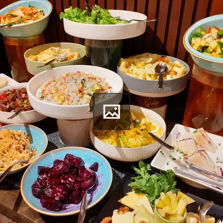 Assorted accompaniments