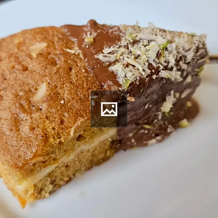 Carrot Cake Slice with Nuts